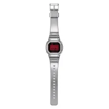 G-Shock GM-5600YRA-8ER - estirado G-Shock GM-5600YRA-8ER - estirado
