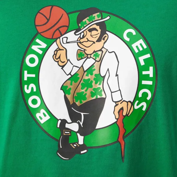 Camiseta manga corta Oversized New Era de los Boston Celtics en verde, detalle Camiseta manga corta Oversized New Era de los Boston Celtics en verde, detalle