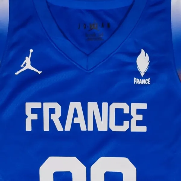 Camiseta Wembanyama Francia Jordan azul - detalle Camiseta Wembanyama Francia Jordan azul - detalle