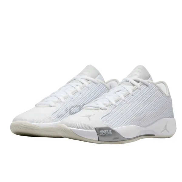 Jordan Luka 77 Blancas - zapatillas - foto doble Jordan Luka 77 Blancas - zapatillas - foto doble
