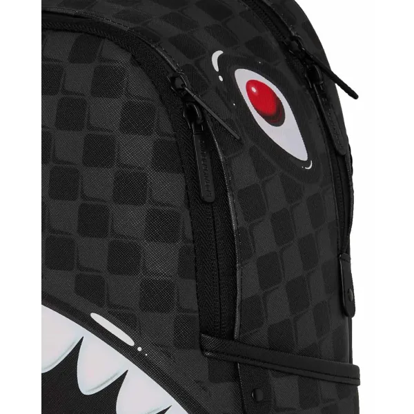 Mochila mujer Sprayground Shark in Paris Ballon black Savage - detalle Mochila mujer Sprayground Shark in Paris Ballon black Savage - detalle