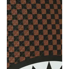 Mochila Sprayground Sharks in Paris Pyramid B8744 con cuadros marrones y negros de efecto piramidal 9 Mochila Sprayground Sharks in Paris Pyramid B8744 con cuadros marrones y negros de efecto piramidal 9