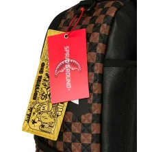 Mochila Sprayground Sharks in Paris Pyramid B8744 con cuadros marrones y negros de efecto piramidal 4 Mochila Sprayground Sharks in Paris Pyramid B8744 con cuadros marrones y negros de efecto piramidal 4