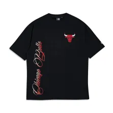 Camiseta Chicago Bulls NBA Font Graphic New Era