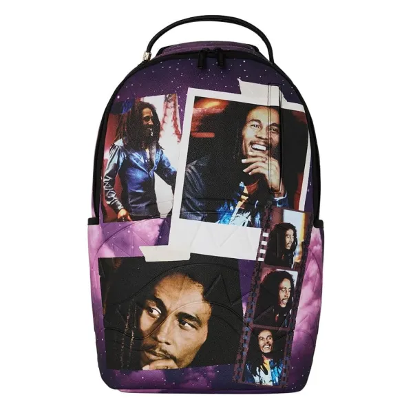Mochila Sprayground Bob Marley The Legend Forever B9276 con collage de retratos sobre fondo violeta - 1