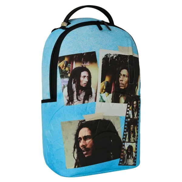 Mochila Sprayground Bob Marley The Legend B9275 azul claro con collage de fotografías - lado 1