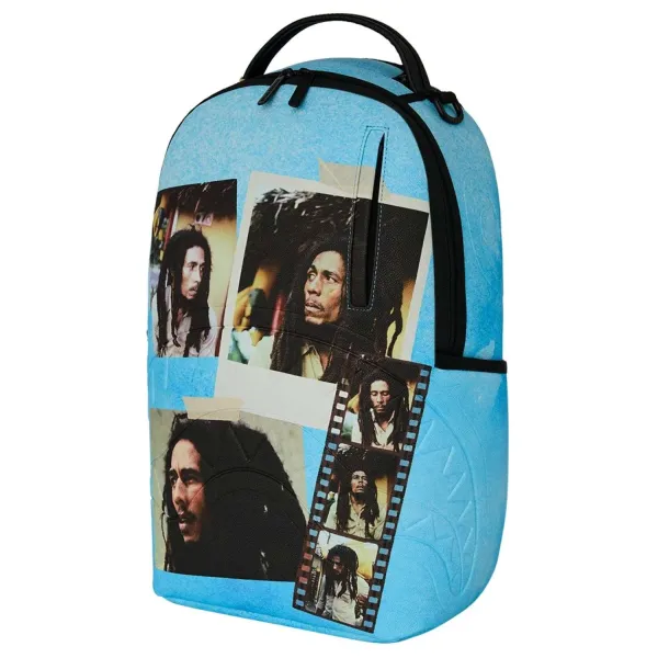 Mochila Sprayground Bob Marley The Legend B9275 azul claro con collage de fotografías - lado 2