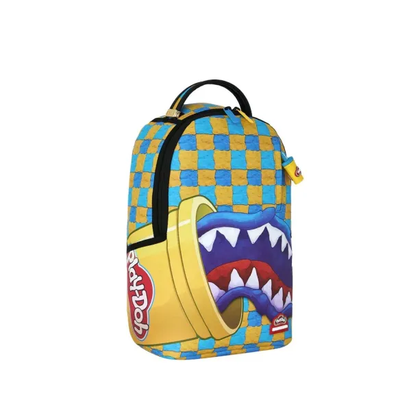 Mochila MINI Sprayground Play-Doh M9568 con cuadros azules y amarillos y boca de tiburón - lateral 2
