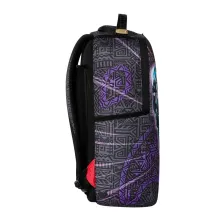 Mochila Sprayground Marvel Black Panther B9120 con Shuri y Okoye en negro y violeta - lado Mochila Sprayground Marvel Black Panther B9120 con Shuri y Okoye en negro y violeta - lado
