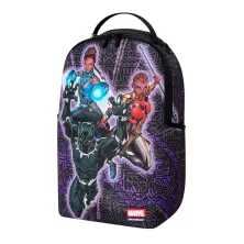 Mochila Sprayground Marvel Black Panther B9120 con Shuri y Okoye en negro y violeta - lado 2 Mochila Sprayground Marvel Black Panther B9120 con Shuri y Okoye en negro y violeta - lado 2