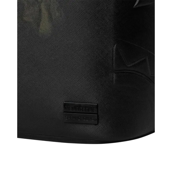 Mochila Sprayground La Joven de la Perla B9188 negra con perla real en el frontal - detalle Mochila Sprayground La Joven de la Perla B9188 negra con perla real en el frontal - detalle