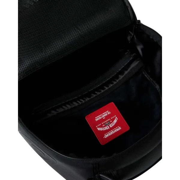 Mochila Sprayground La Joven de la Perla B9188 negra con perla real en el frontal - interior Mochila Sprayground La Joven de la Perla B9188 negra con perla real en el frontal - interior