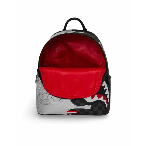 Mochila Sprayground Silver Side Drip Savage B8922 plateada y negra con boca de tiburón interior