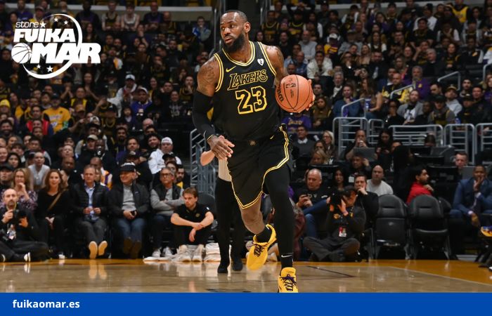 jugadores nba con zapatillas propias