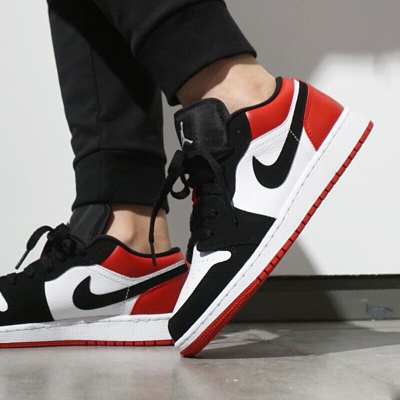 nike air jordan 1 retro low black toe