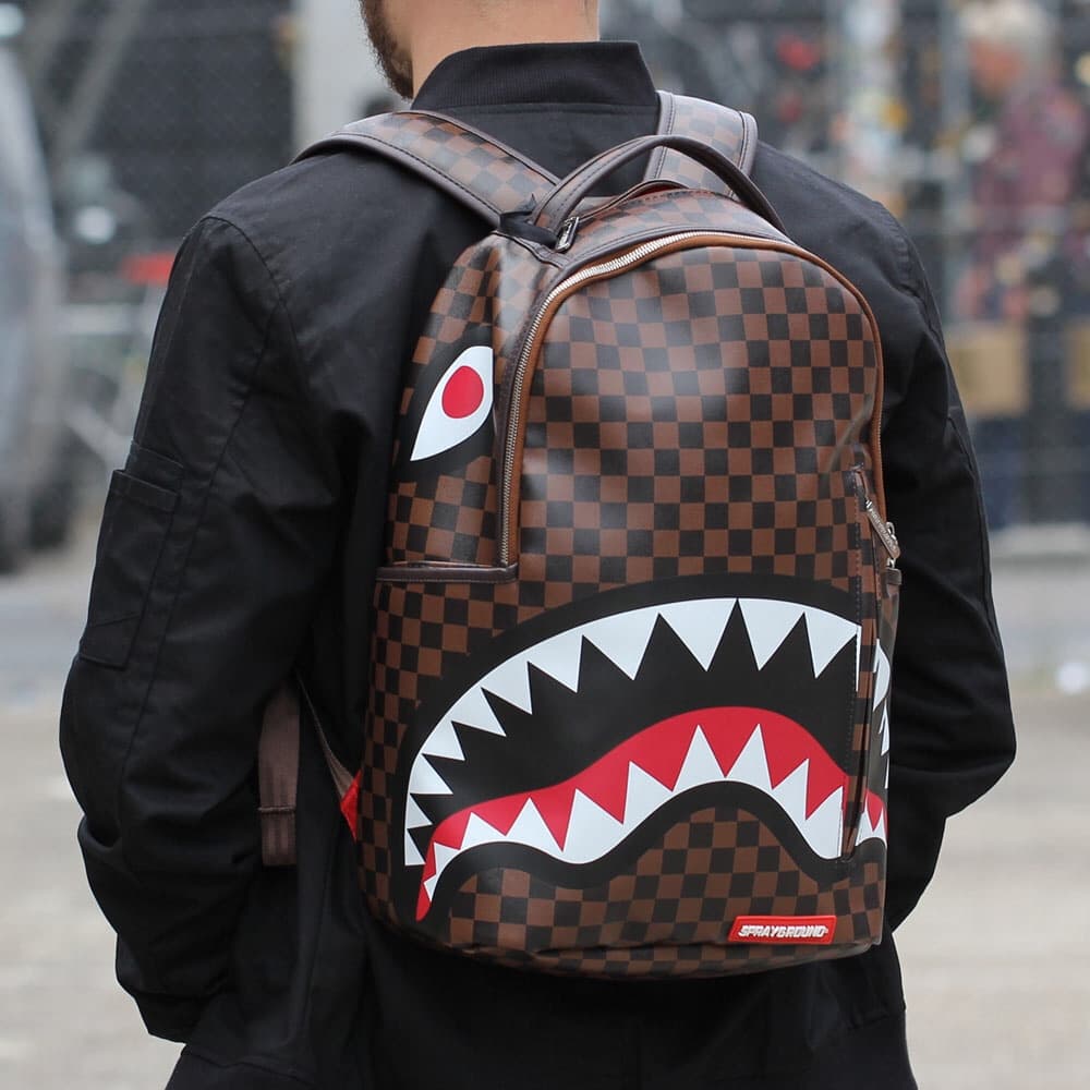 Mochila Sprayground negra mordisco shark