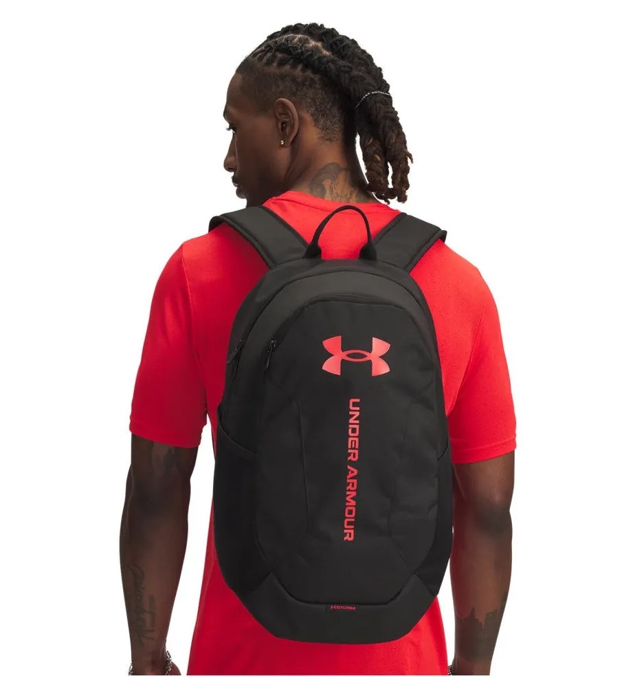 mochila UNDER ARMOUR Hustle negra
