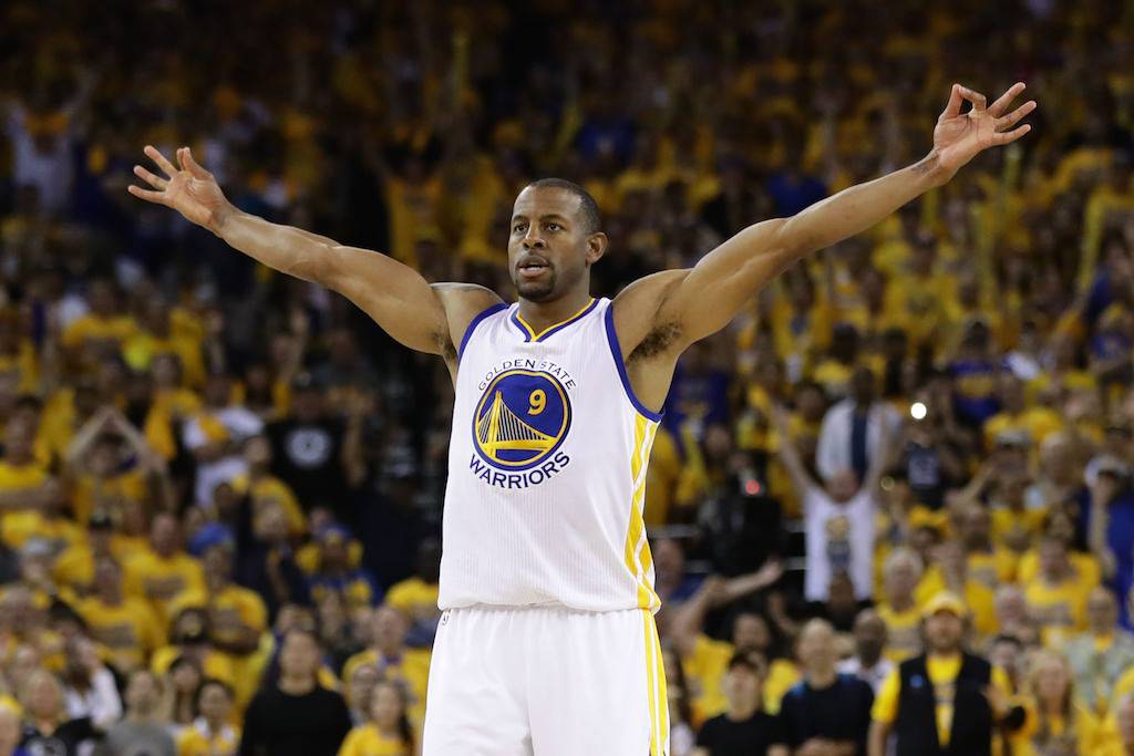 Andre Iguodala pies grandes nba