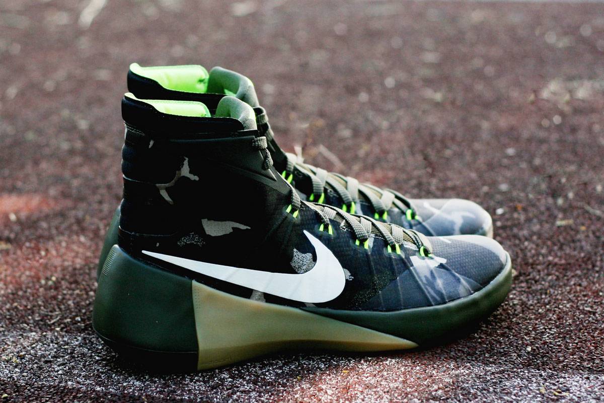 NIKE HYPERDUNK 2015