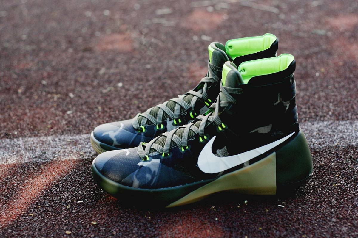 NIKE HYPERDUNK 2015