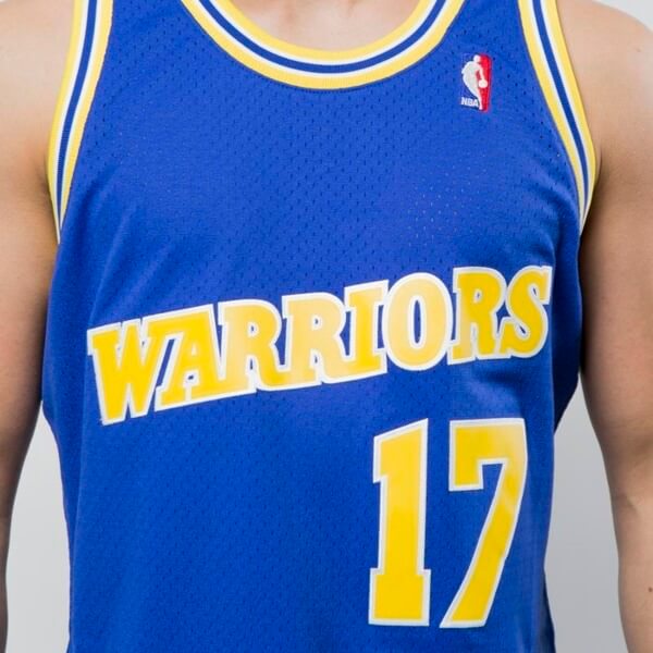 camiseta mullen con los warriors