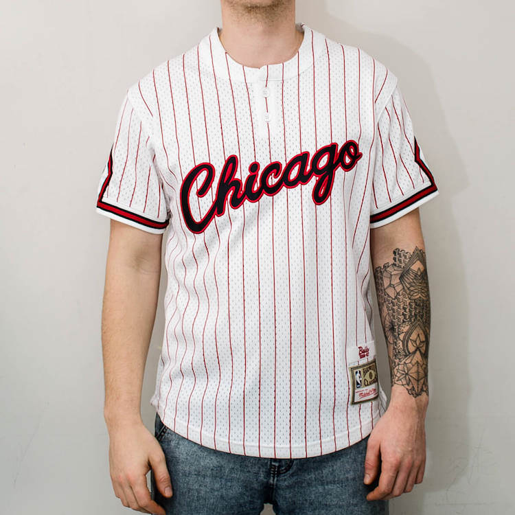 TOP MITCHELL AND NESS BULLS