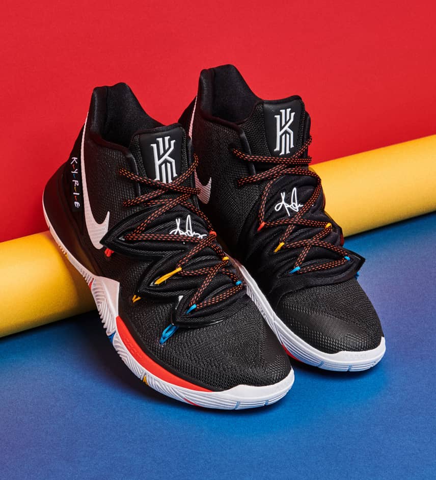 baloncesto Kyrie 5 - FRIENDS