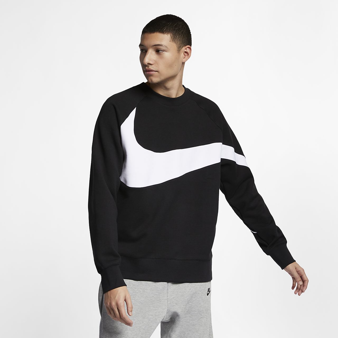Sudadera crew Nike sportswear con gran logo Swoosh en negro